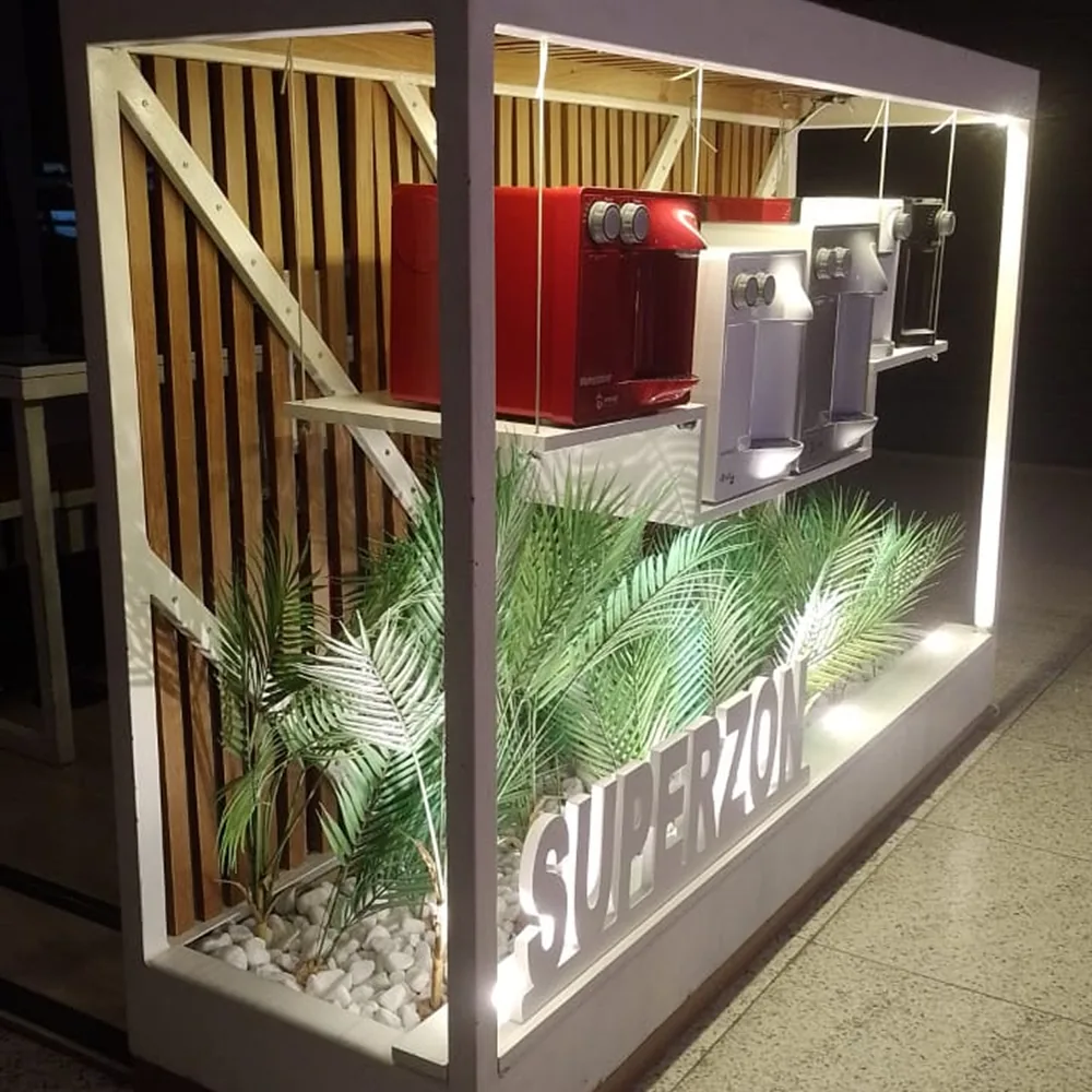 Stand da Superzon com purificadores de água em exposição